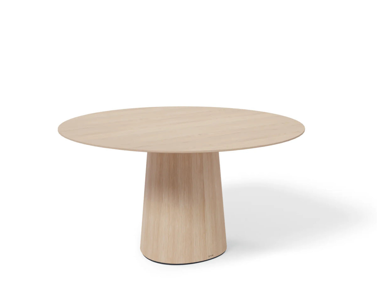 P.O.V. 462 140cm Round Dining Table