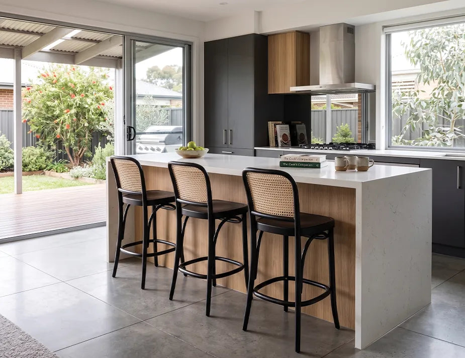 811 Hoffmann 78cm Bar Stool