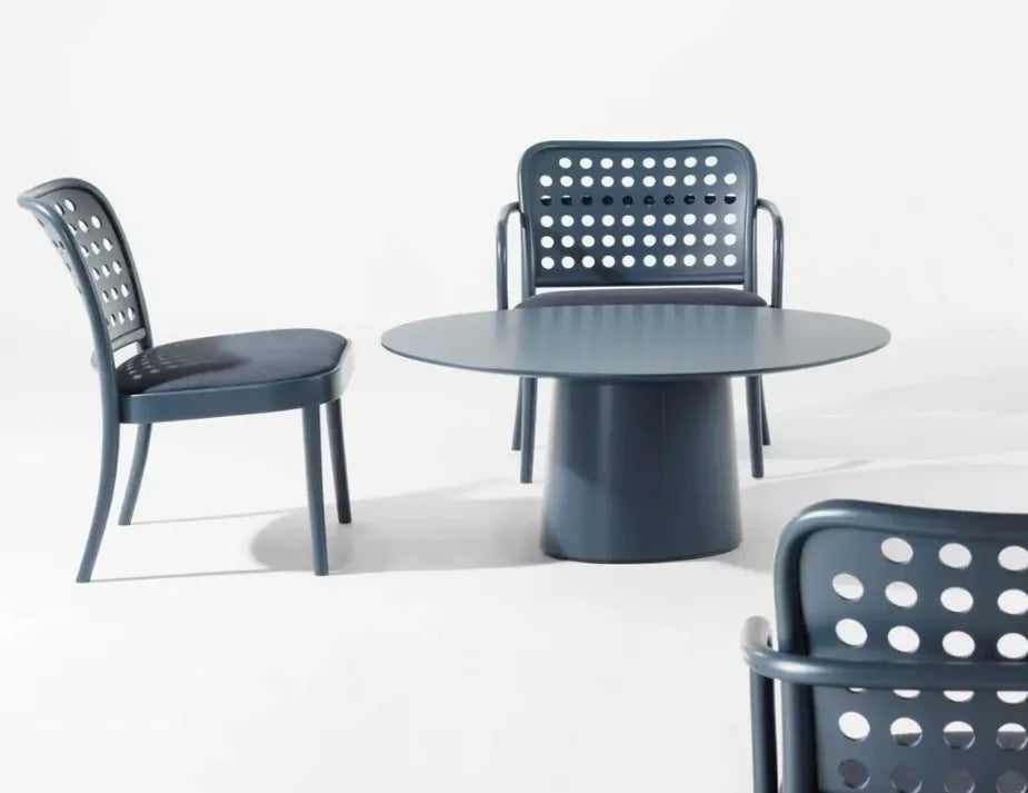 822 Lounge Chair