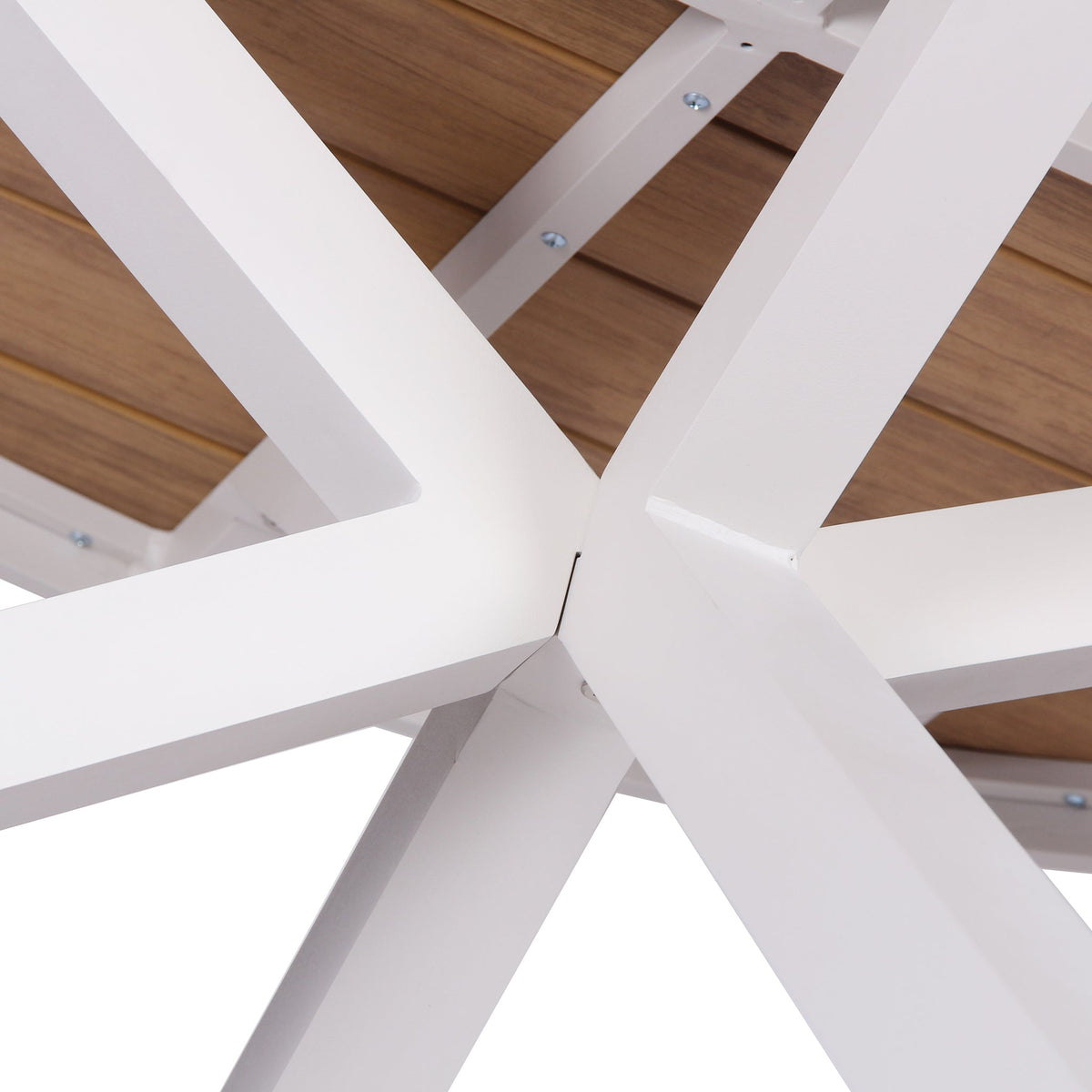 Willowwater 140cm Round Outdoor Dining Table