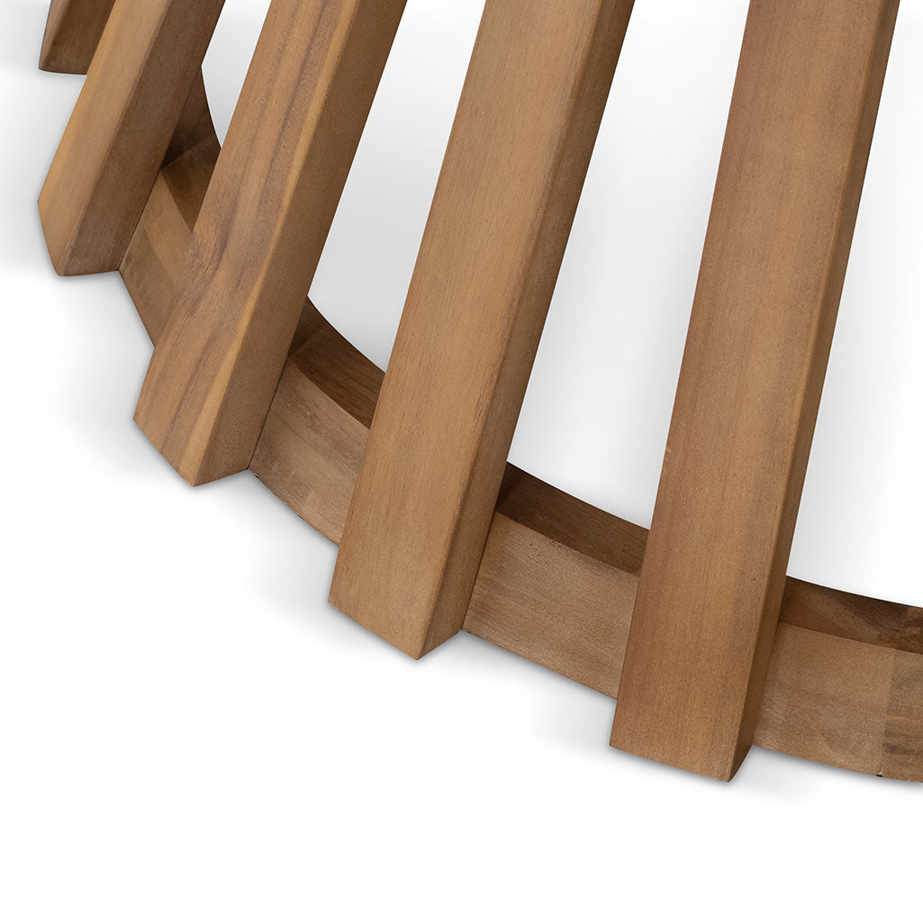 Sennow 135cm Round Dining Table