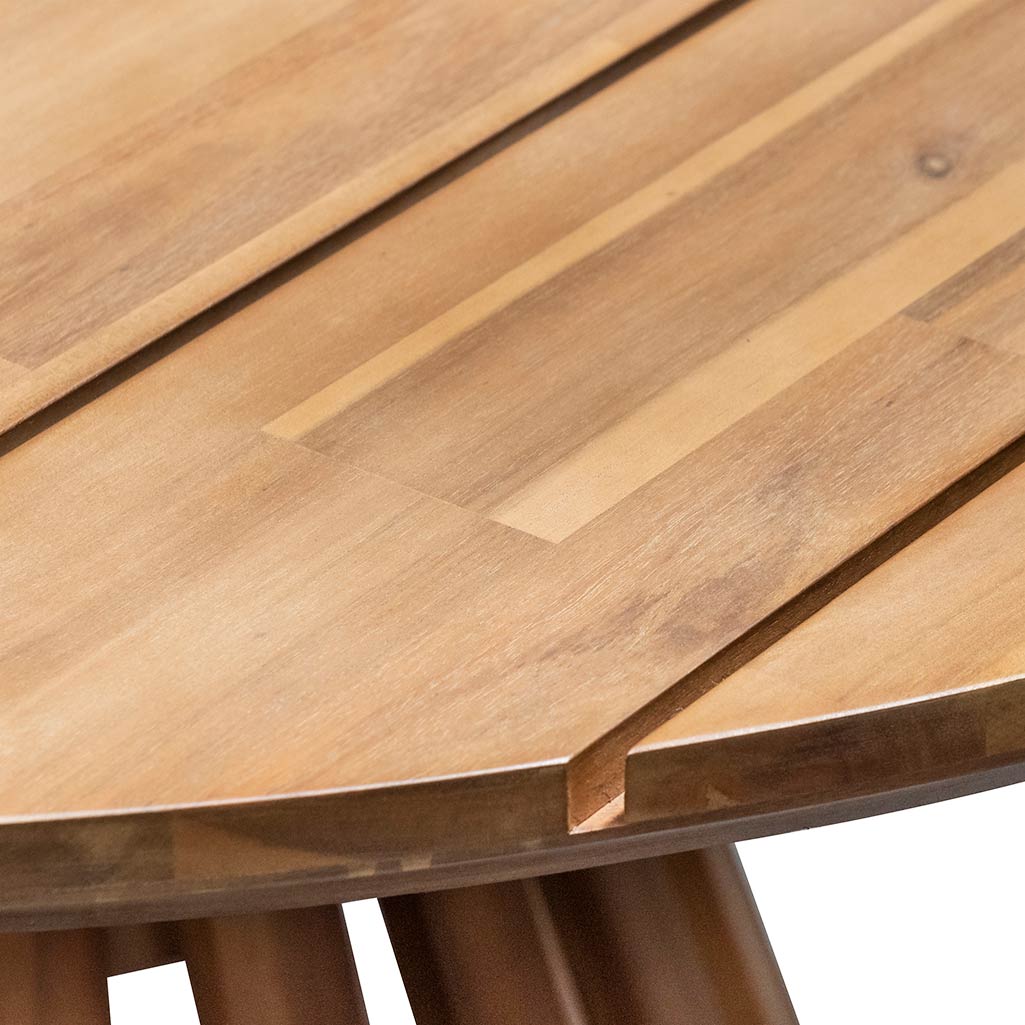 Sennow 135cm Round Dining Table