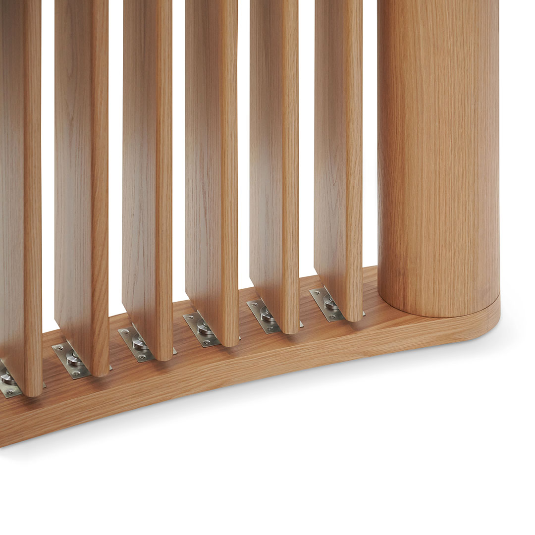 Pangbourne 300cm Curved Wall Stand