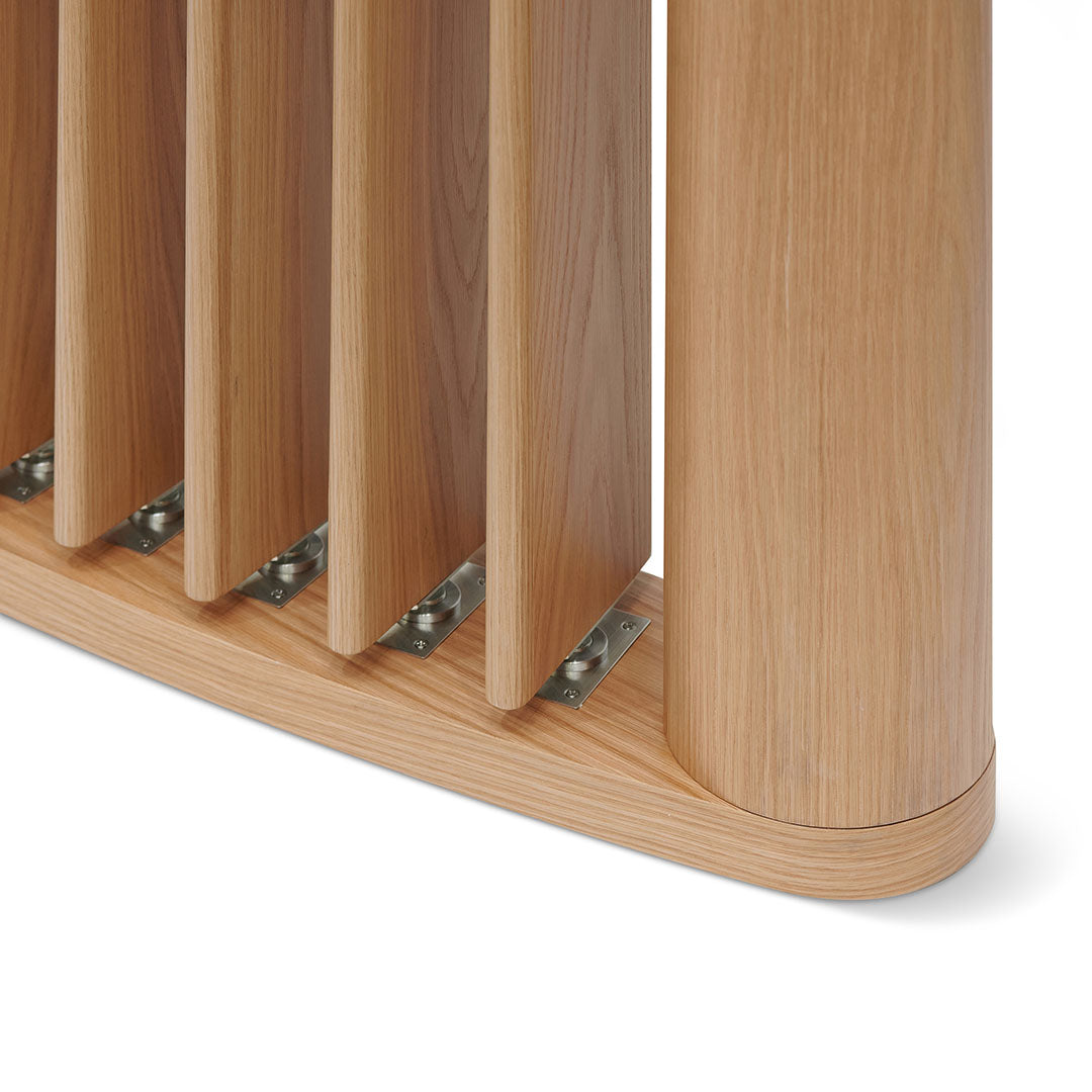 Pangbourne 300cm Curved Wall Stand