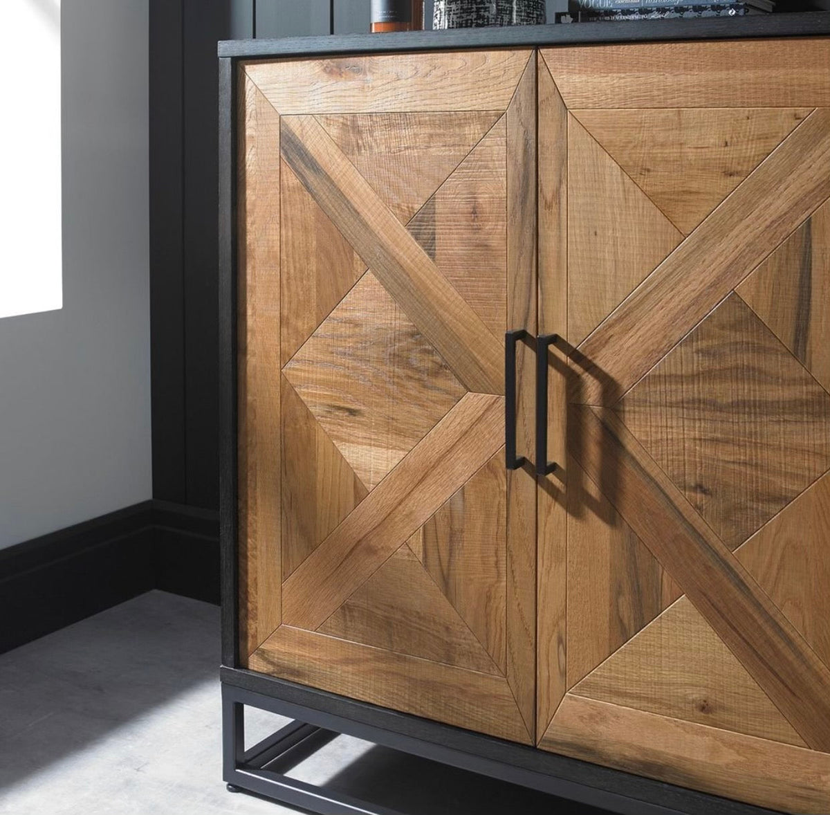 Norleigh Wide Sideboard