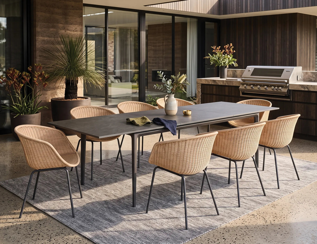 Arken Outdoor Extendable Dining Table