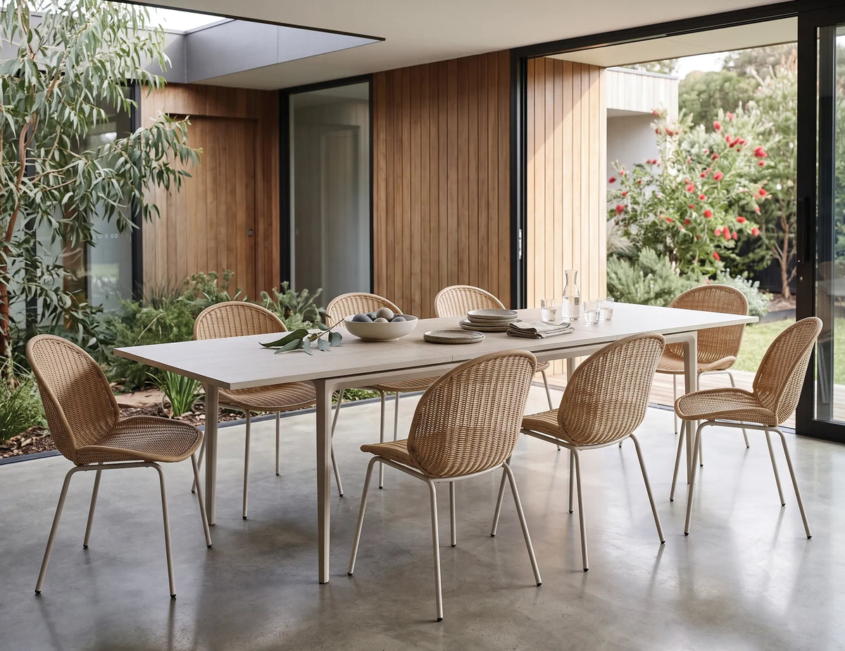 Arken Outdoor Extendable Dining Table