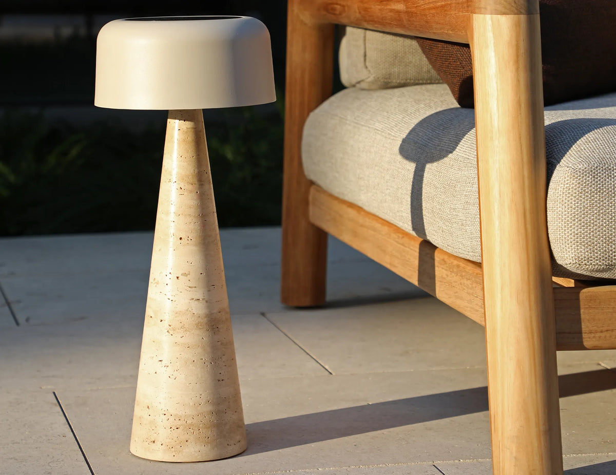 Aura Outdoor Solar Lamp