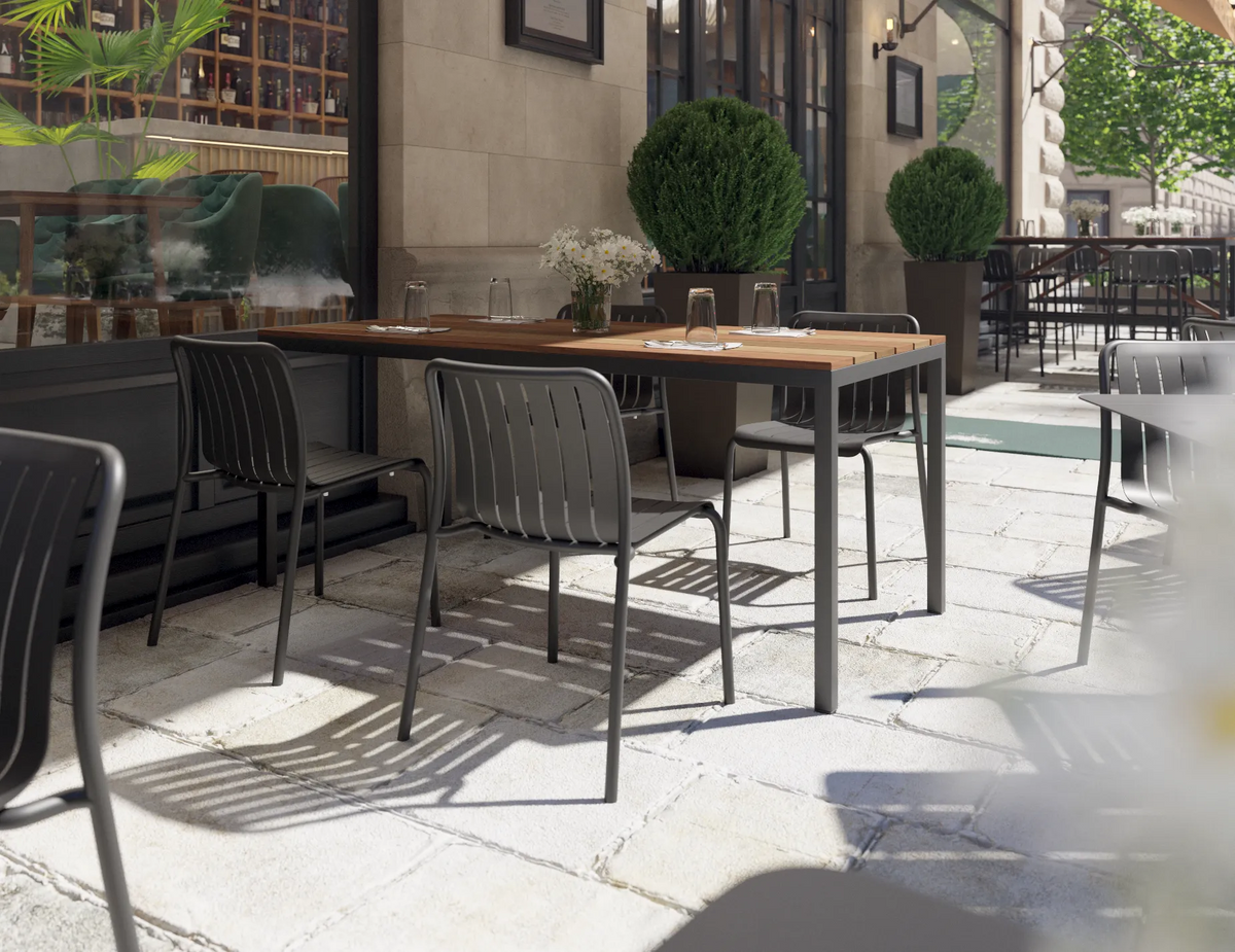 Cape 140 x 112cm Outdoor Dining Table