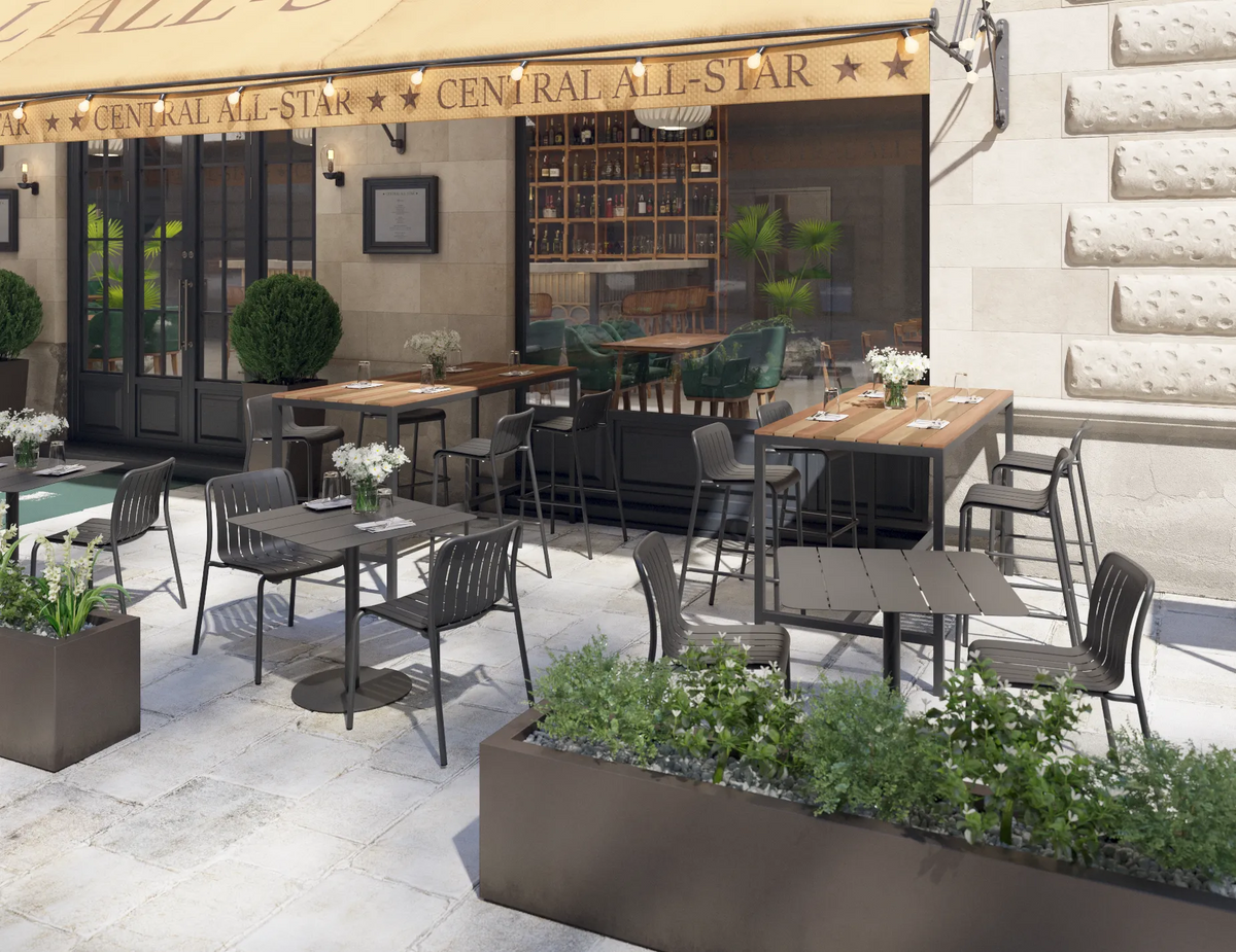 Kyenne 72.3cm Outdoor Square Bar Table
