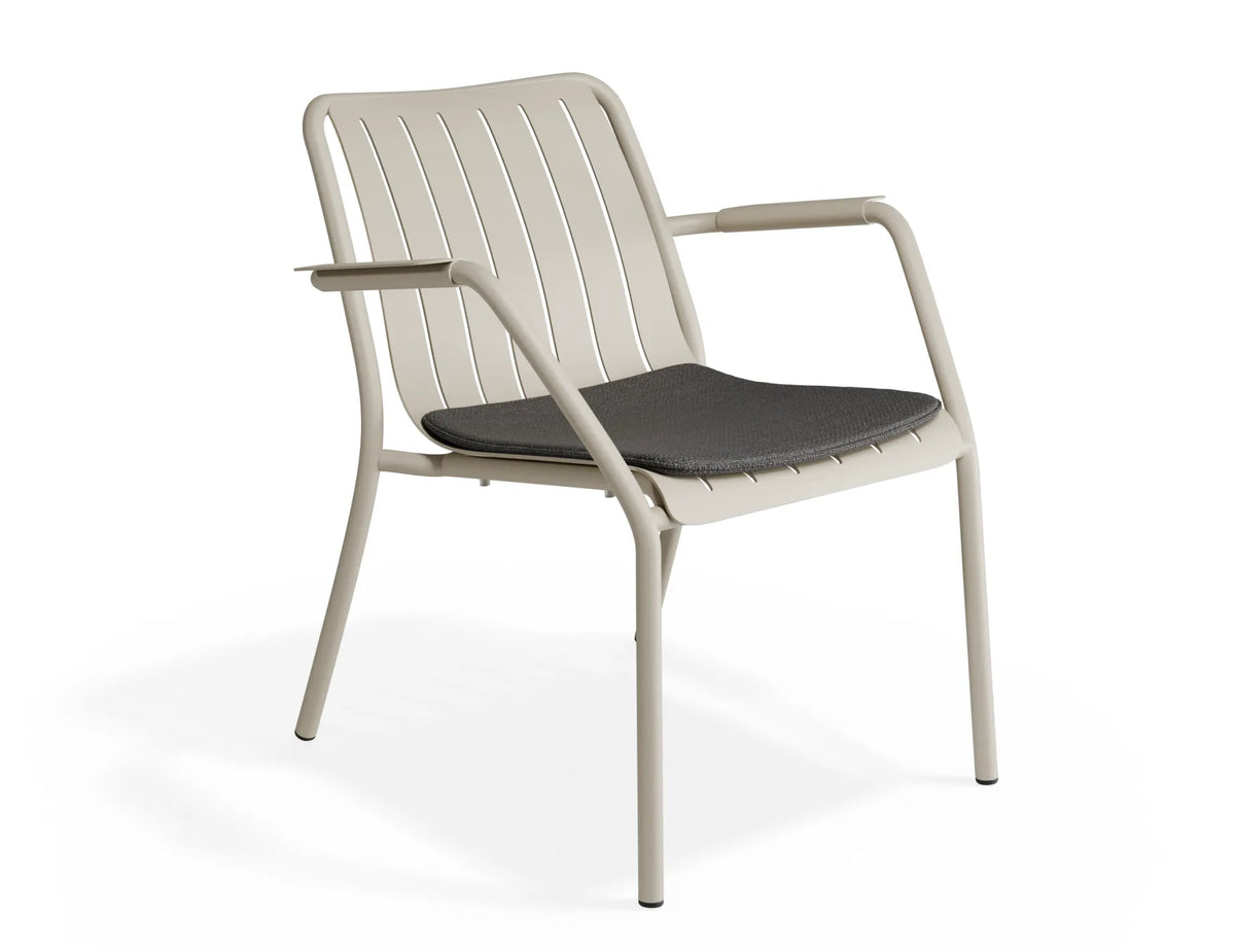 Roku Outdoor Lounge Chair