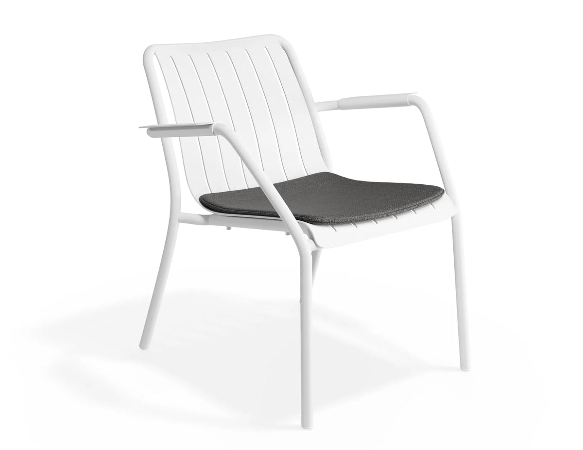 Roku Outdoor Lounge Chair