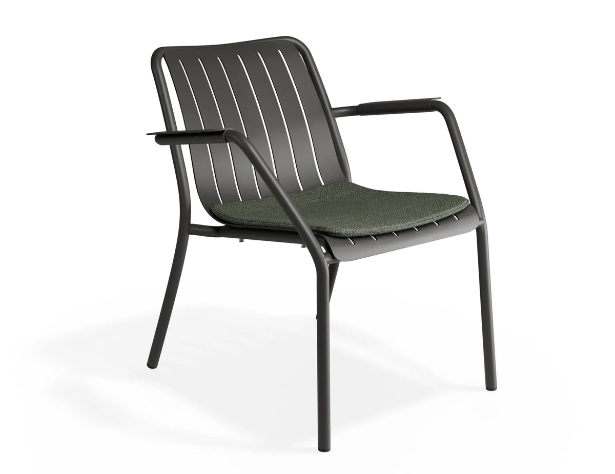 Roku Outdoor Lounge Chair