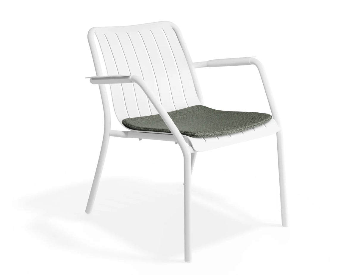 Roku Outdoor Lounge Chair