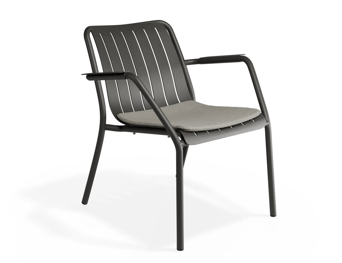 Roku Outdoor Lounge Chair