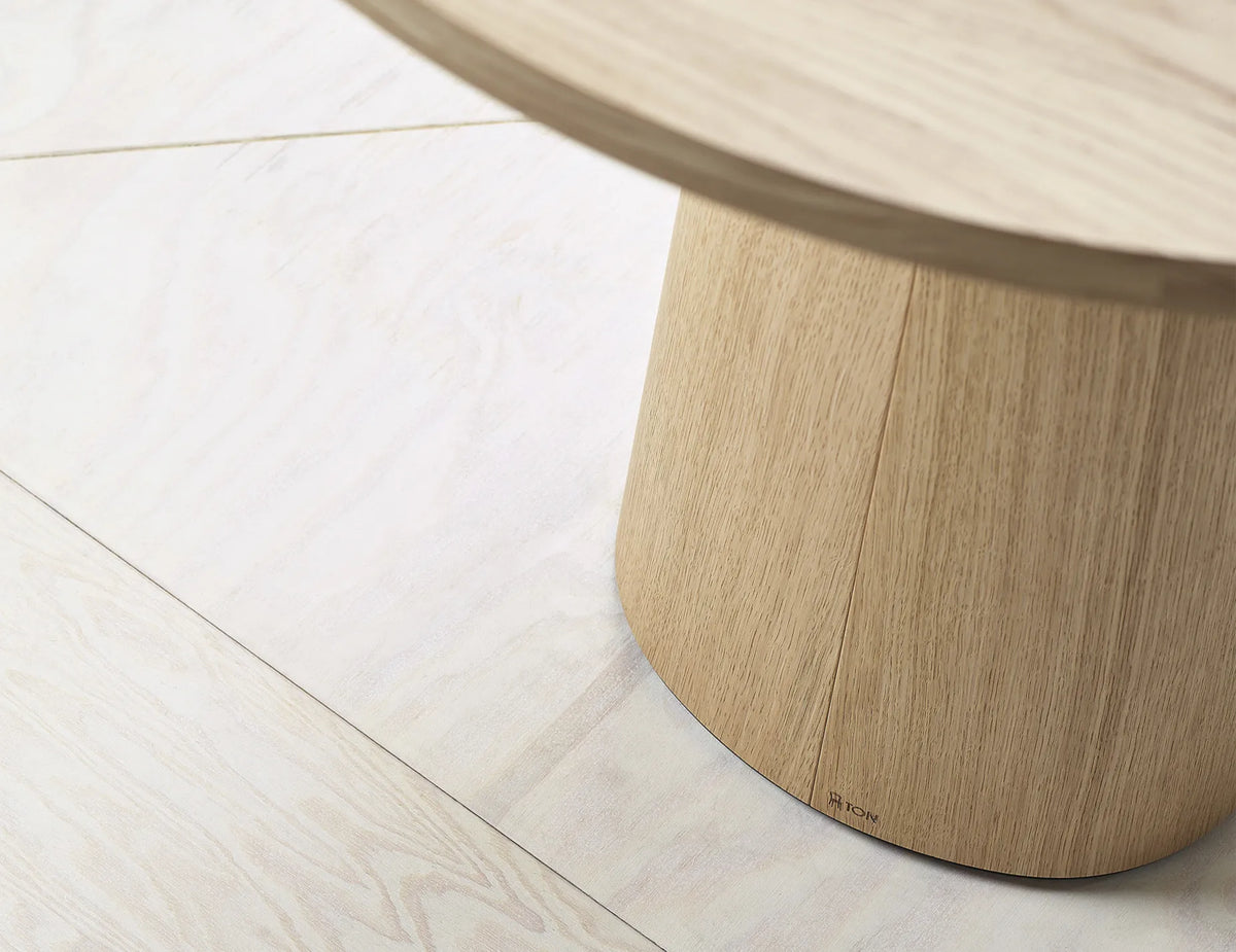 P.O.V. 465 220cm Oval Dining Table