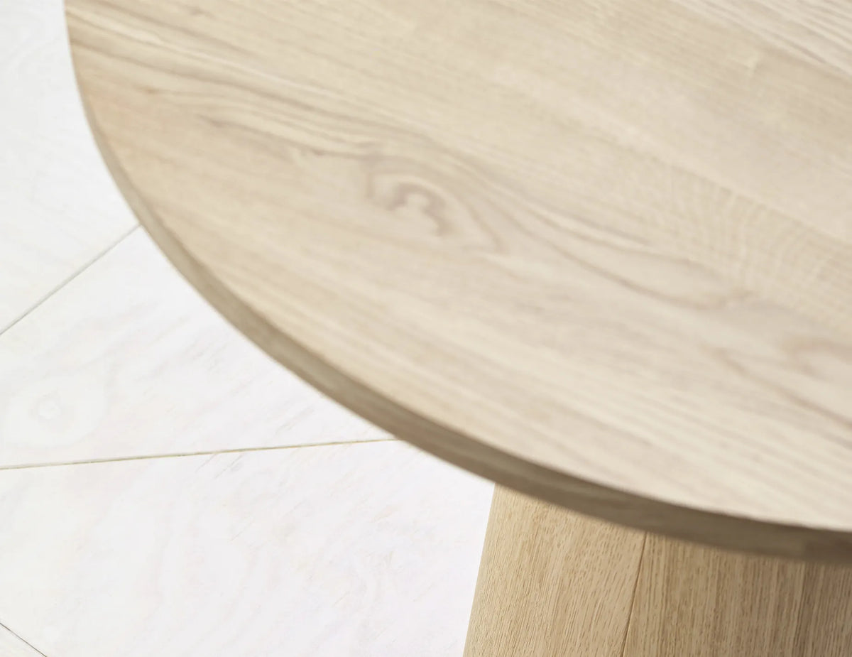P.O.V. 461 90cm Round Dining Table