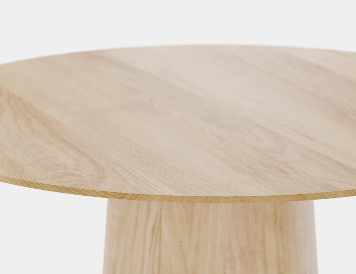P.O.V. 461 110cm Round Dining Table