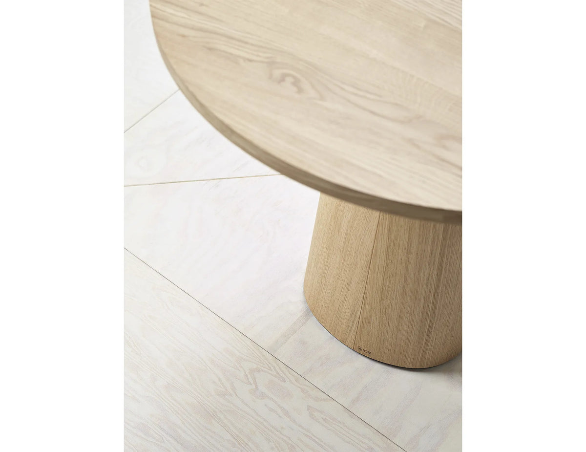 P.O.V. 463 90cm Round Bar Table